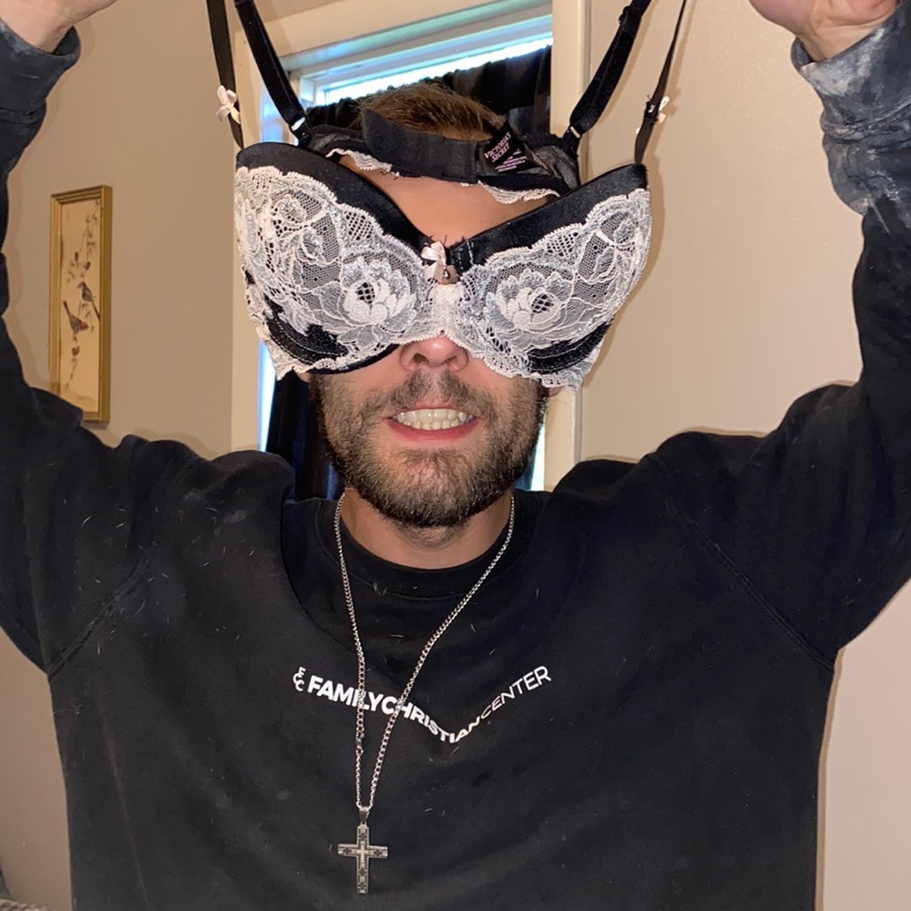 32C/Victoria’s Secret/White/Black